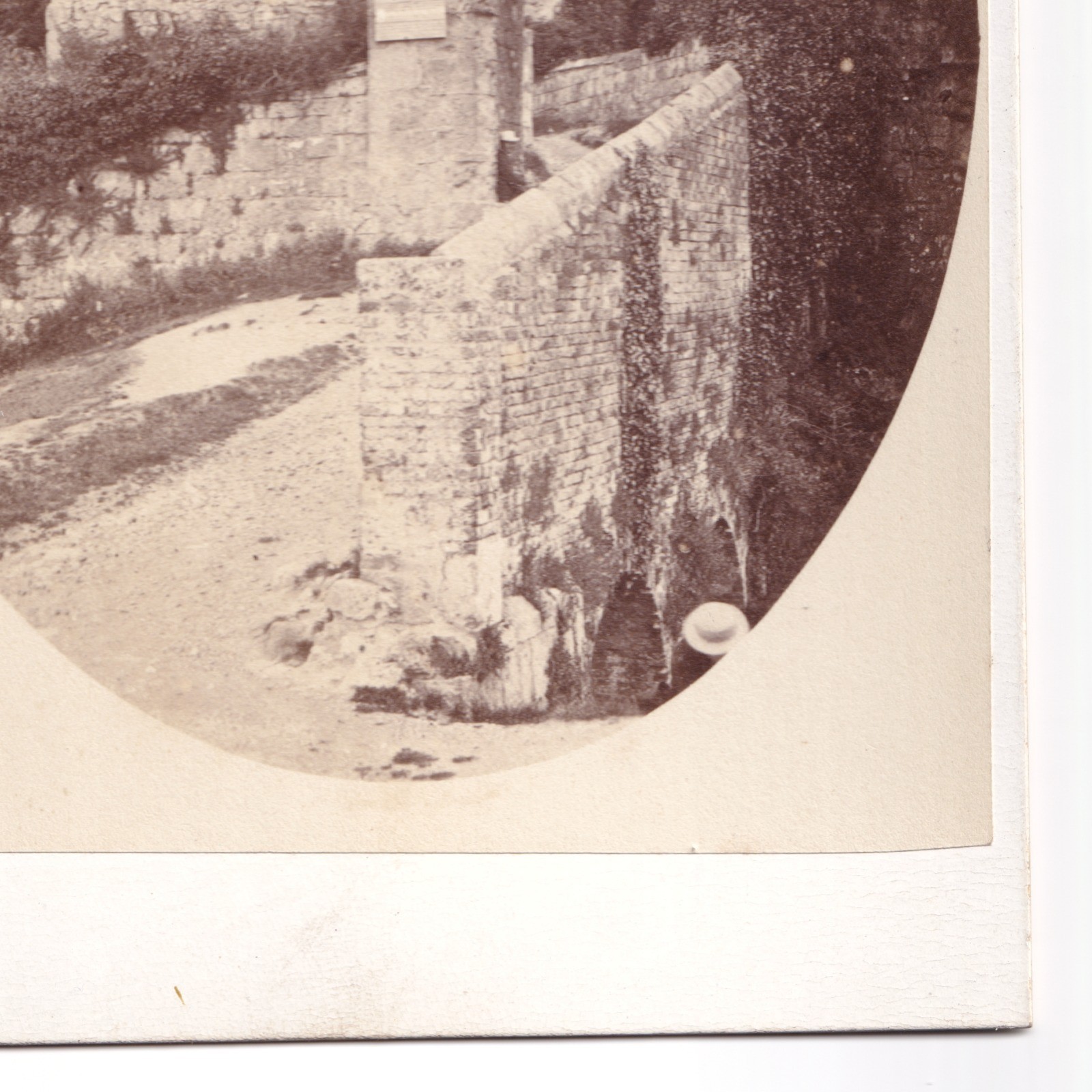 Cabinet Card: Cabinet Card: Carisbrooke Castle, Isle of Wight.: catalogue image 4