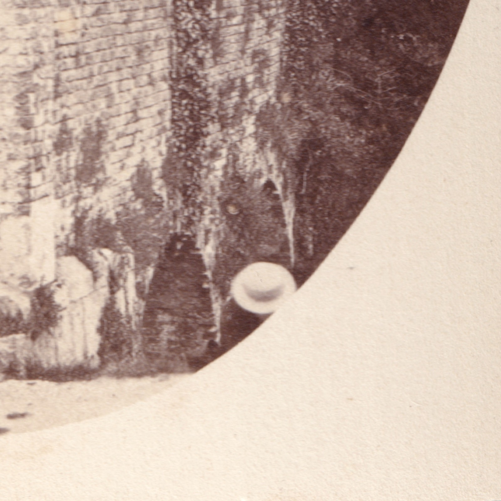 Cabinet Card: Cabinet Card: Carisbrooke Castle, Isle of Wight.: catalogue image 8