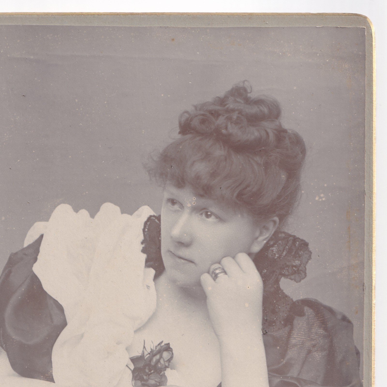 Cabinet Card: Cabinet Card: E. Everett, Nr Dunstable. Woman in Thoughtful Pose.: catalogue image 5