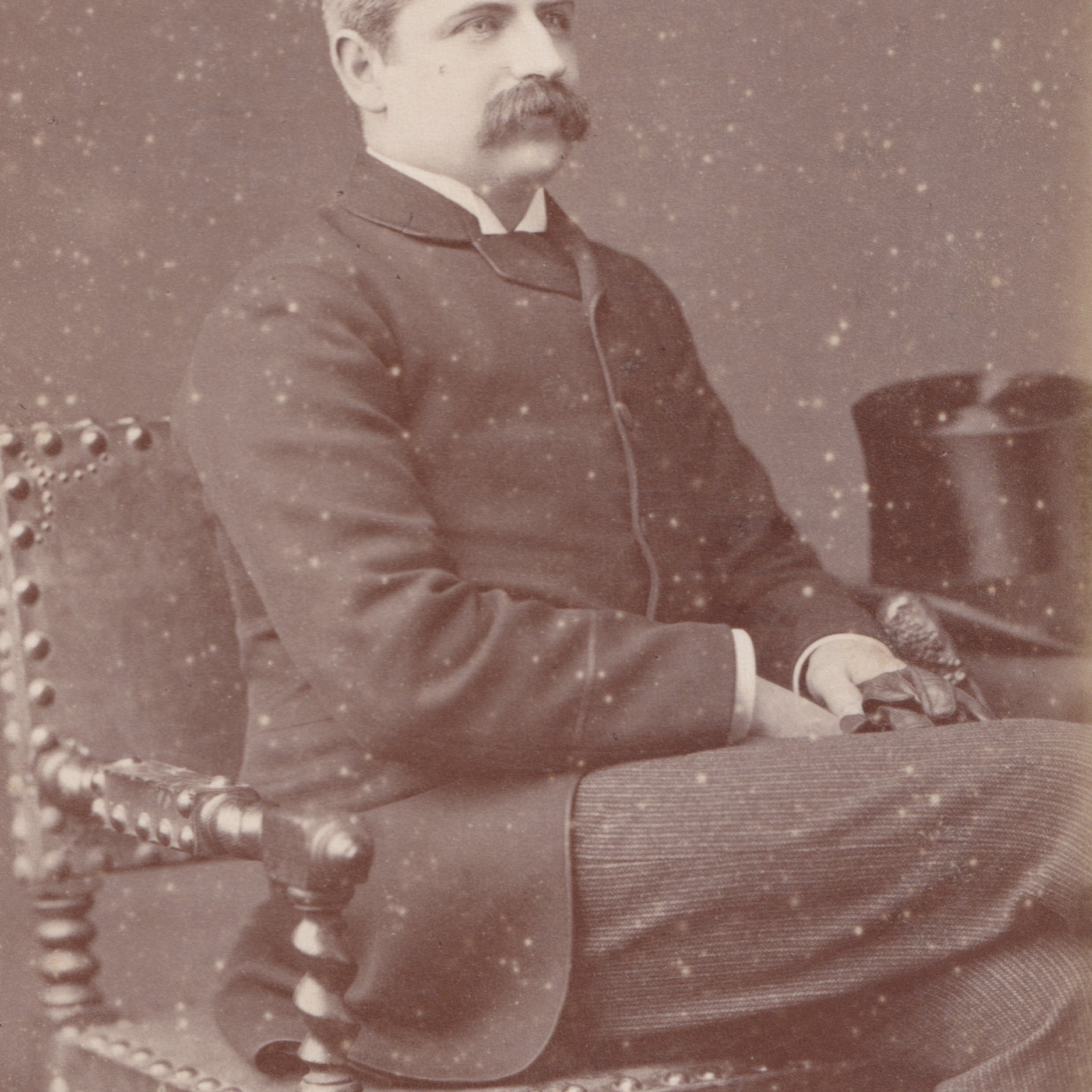 Cabinet Card: Cabinet Card: Elliott & Fry, London. Well-Dressed Man, with Full Moustache.: catalogue image 4