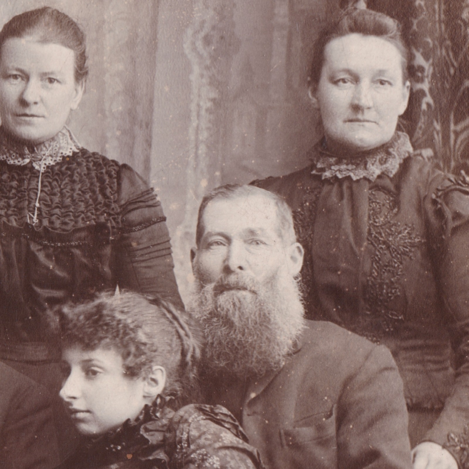 Cabinet Card: Cabinet Card: Large Family Portrait. Williams and Williams Card.: catalogue image 8
