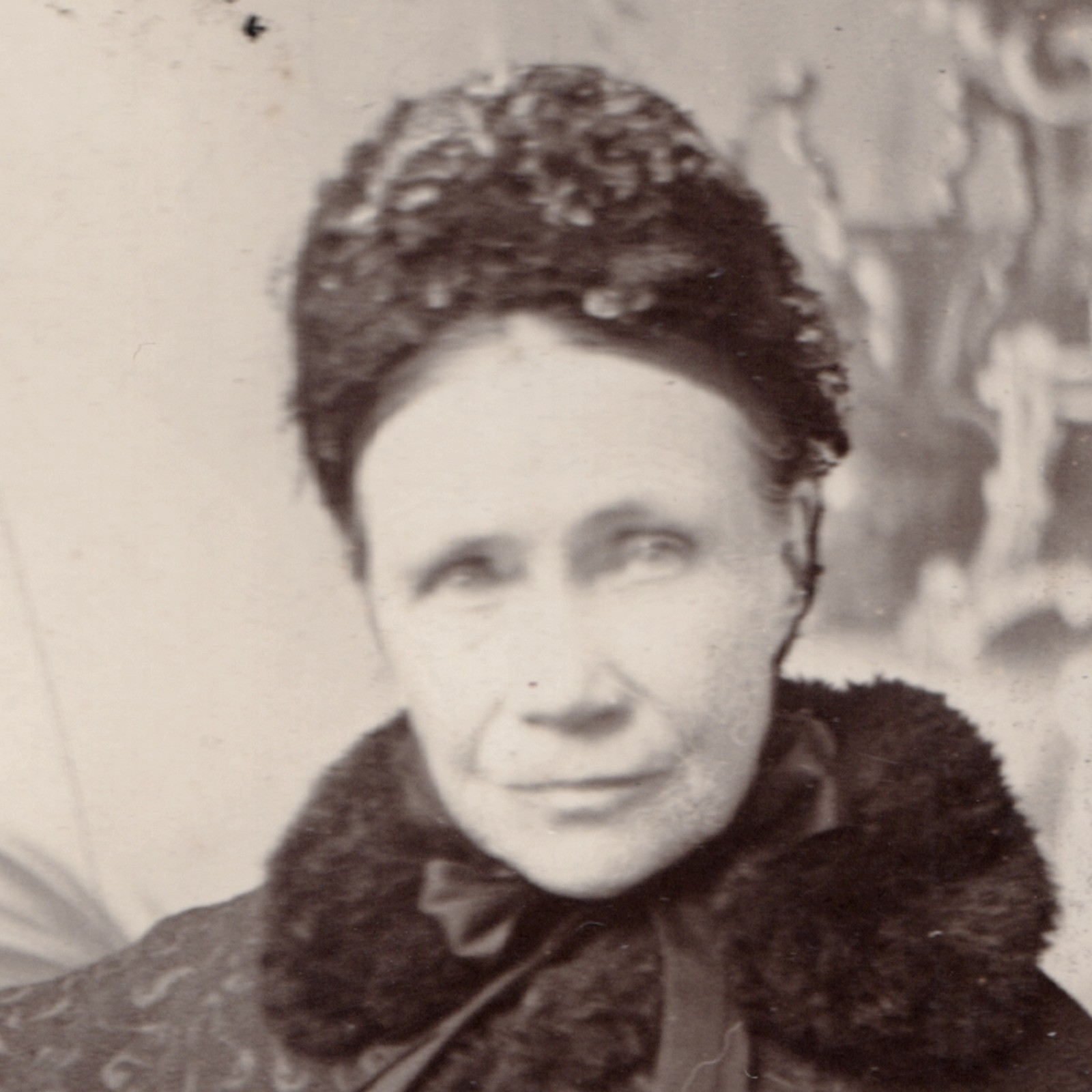 Cabinet Card: Cabinet Card: Omagh, Macfarlane & Co Card, Older Man and Woman.: catalogue image 3
