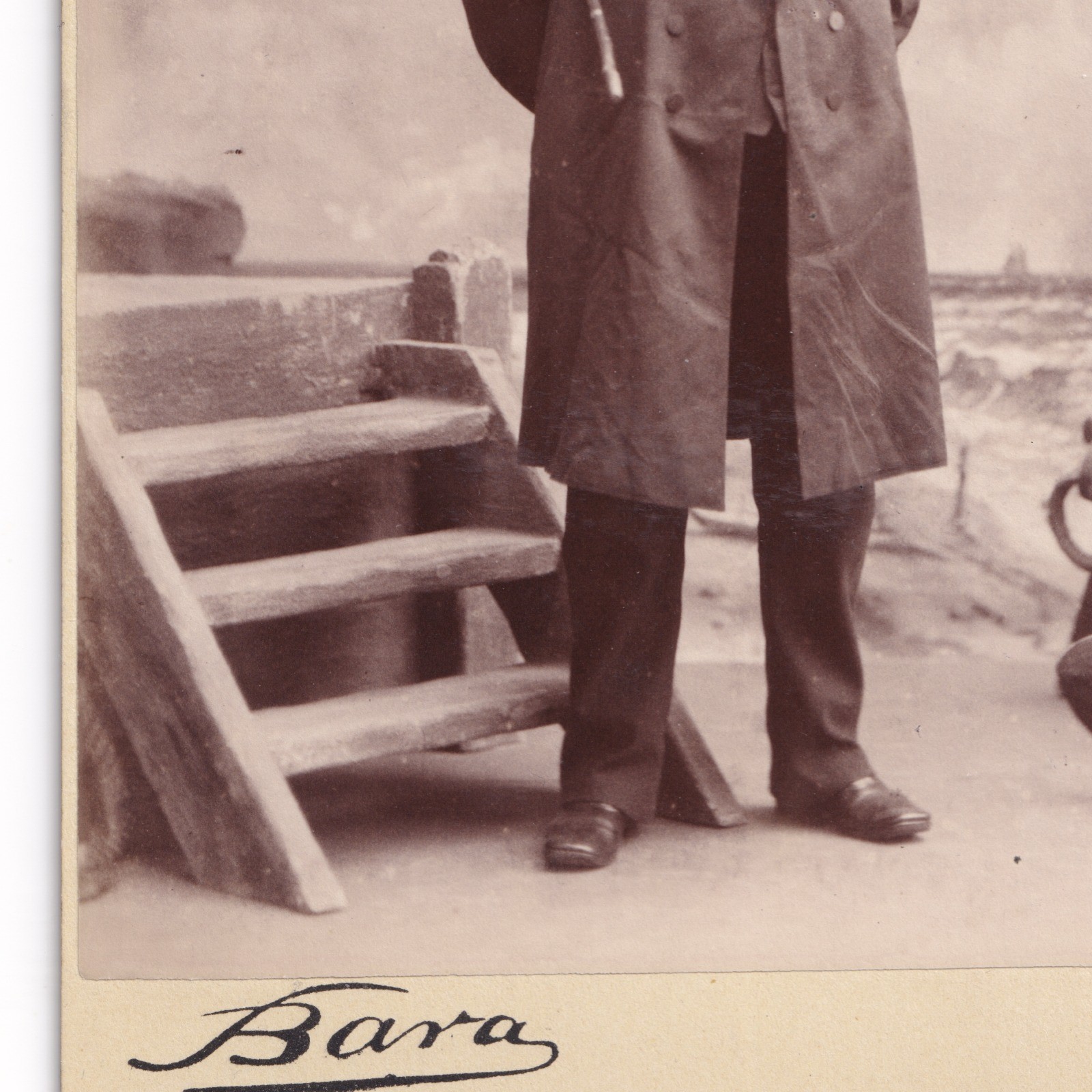 Cabinet Card: Cabinet Card Portrait of Isaac Briggs, Wakefield Connection. Bara, AYR. N.B Card: Briggs: catalogue image 5