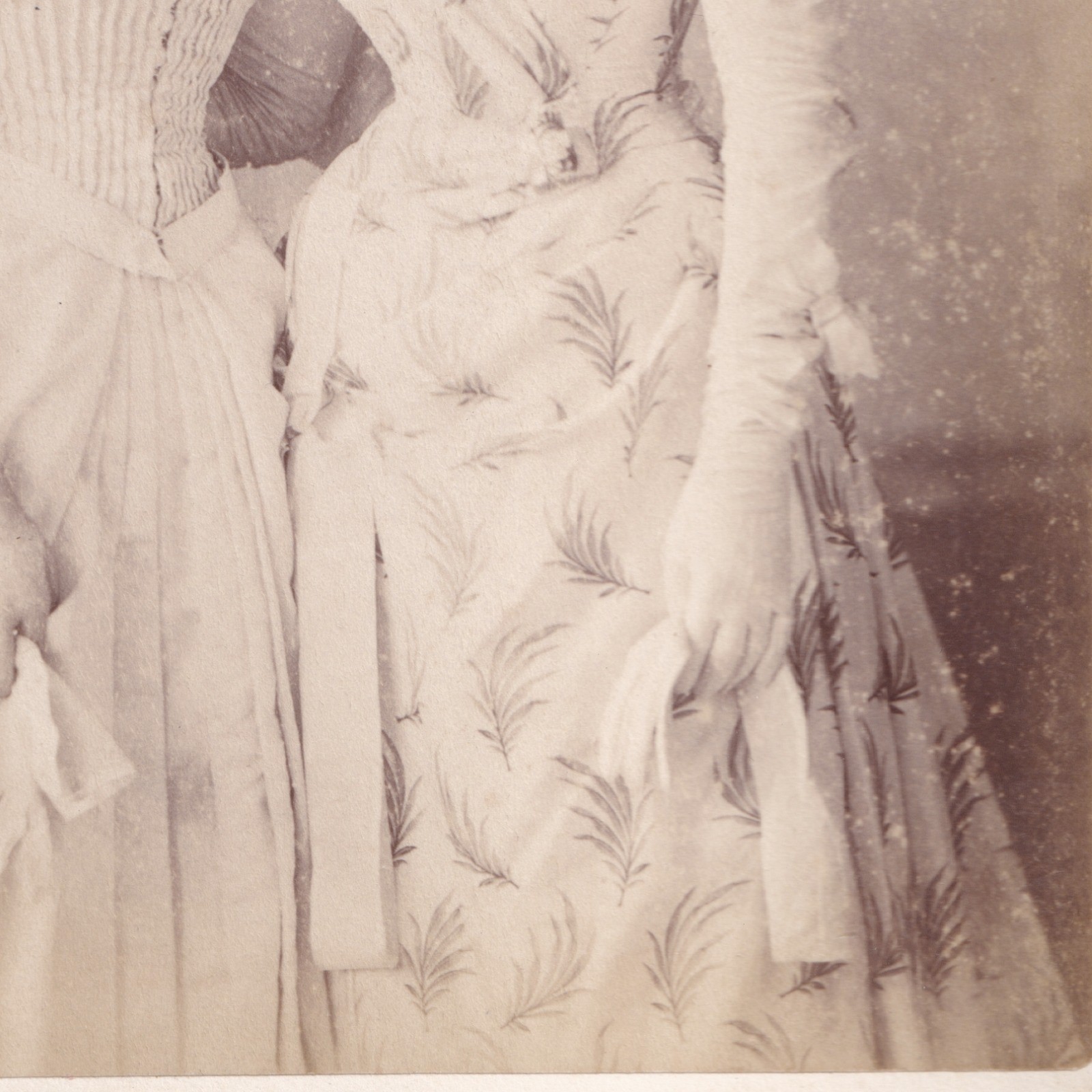 Cabinet Card: Cabinet Card: Two Women, Possibly Related. Cavilla & Bruzon Card, Gibraltar: catalogue image 13