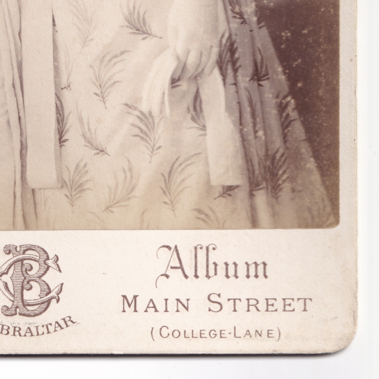 Cabinet Card: Cabinet Card: Two Women, Possibly Related. Cavilla & Bruzon Card, Gibraltar: catalogue image 17