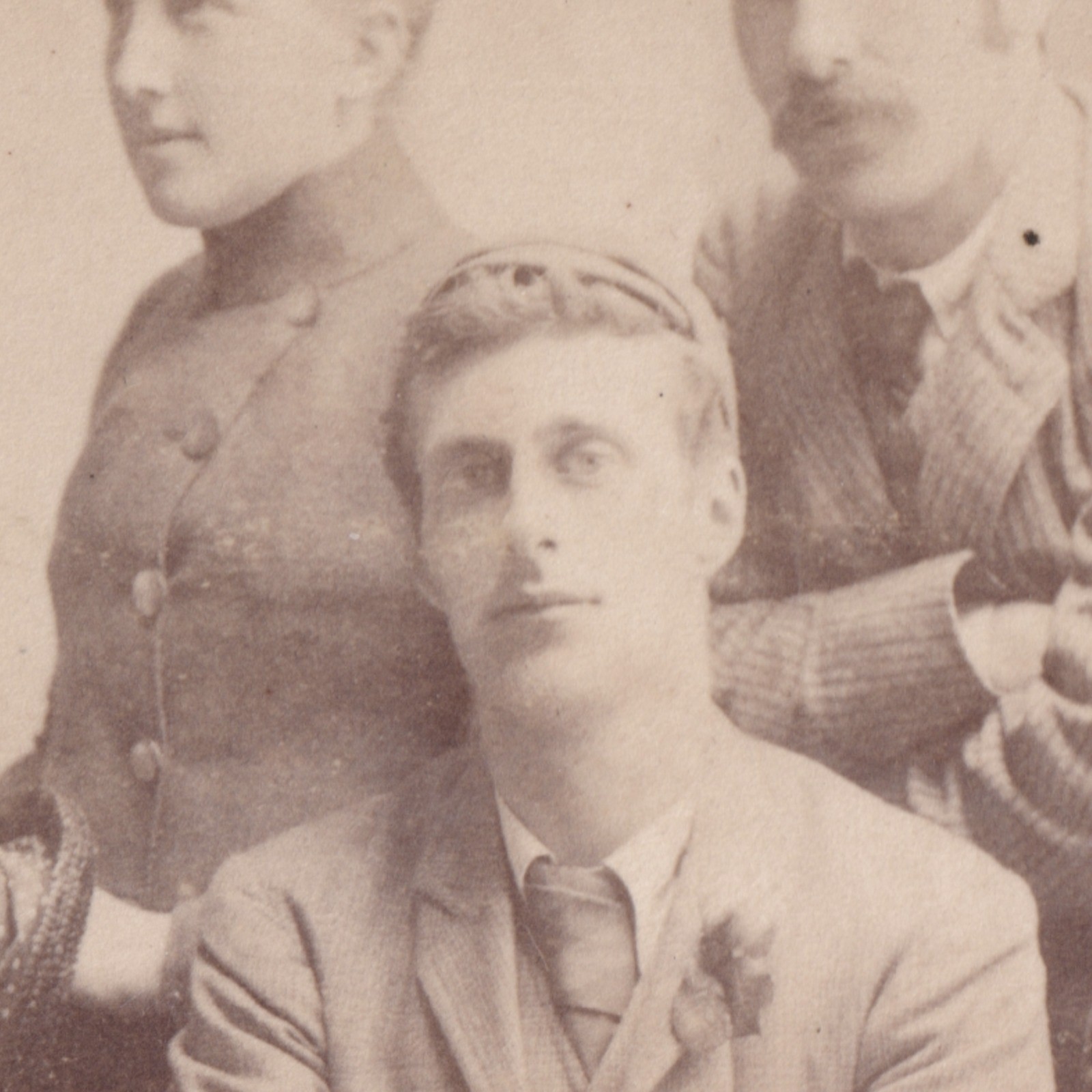 Cabinet Card: Cabinet Card: W. Scott, ILKLEY, The Grove, Group Photograph.: catalogue image 6