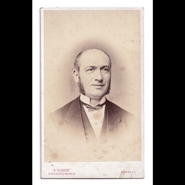 CDV: CDV: E. Bieber Card, Hamburg. Formally Dressed Man: E. Bieber: catalogue image 1