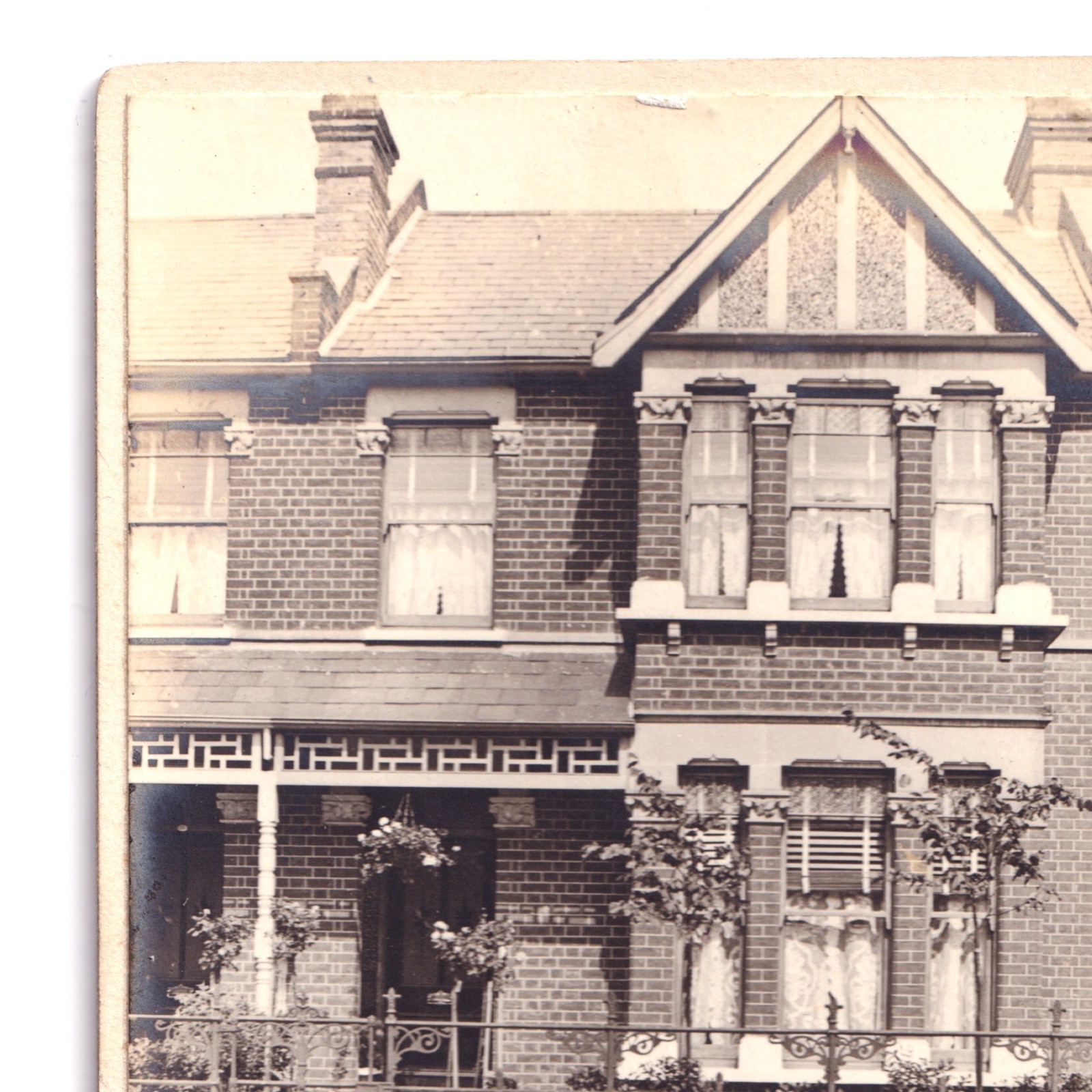 CDV: CDV: House Front, Possibly Hounslow.: catalogue image 3