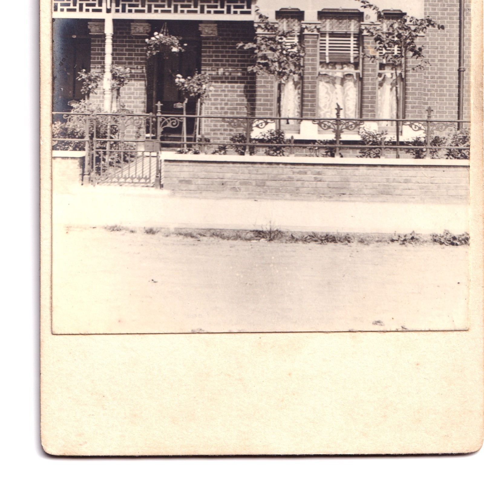 CDV: CDV: House Front, Possibly Hounslow.: catalogue image 6