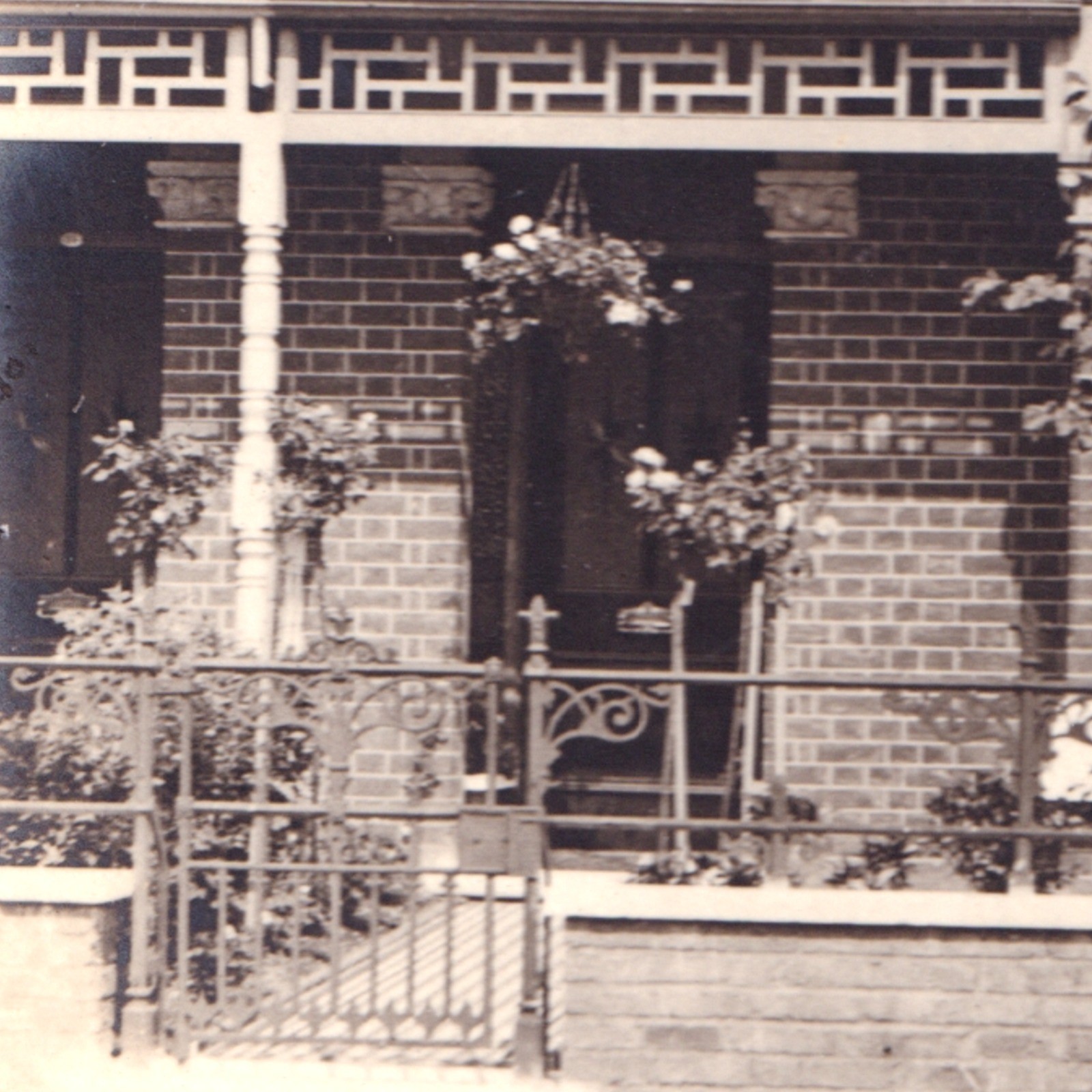 CDV: CDV: House Front, Possibly Hounslow.: catalogue image 9