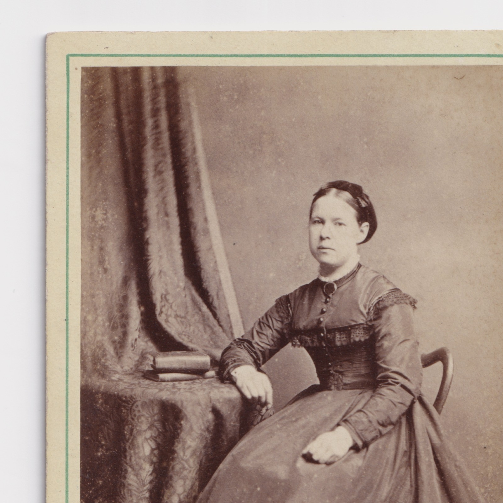 CDV: CDV: I.W. Findlow & Nephew, Leamington. Seated Woman.: catalogue image 3