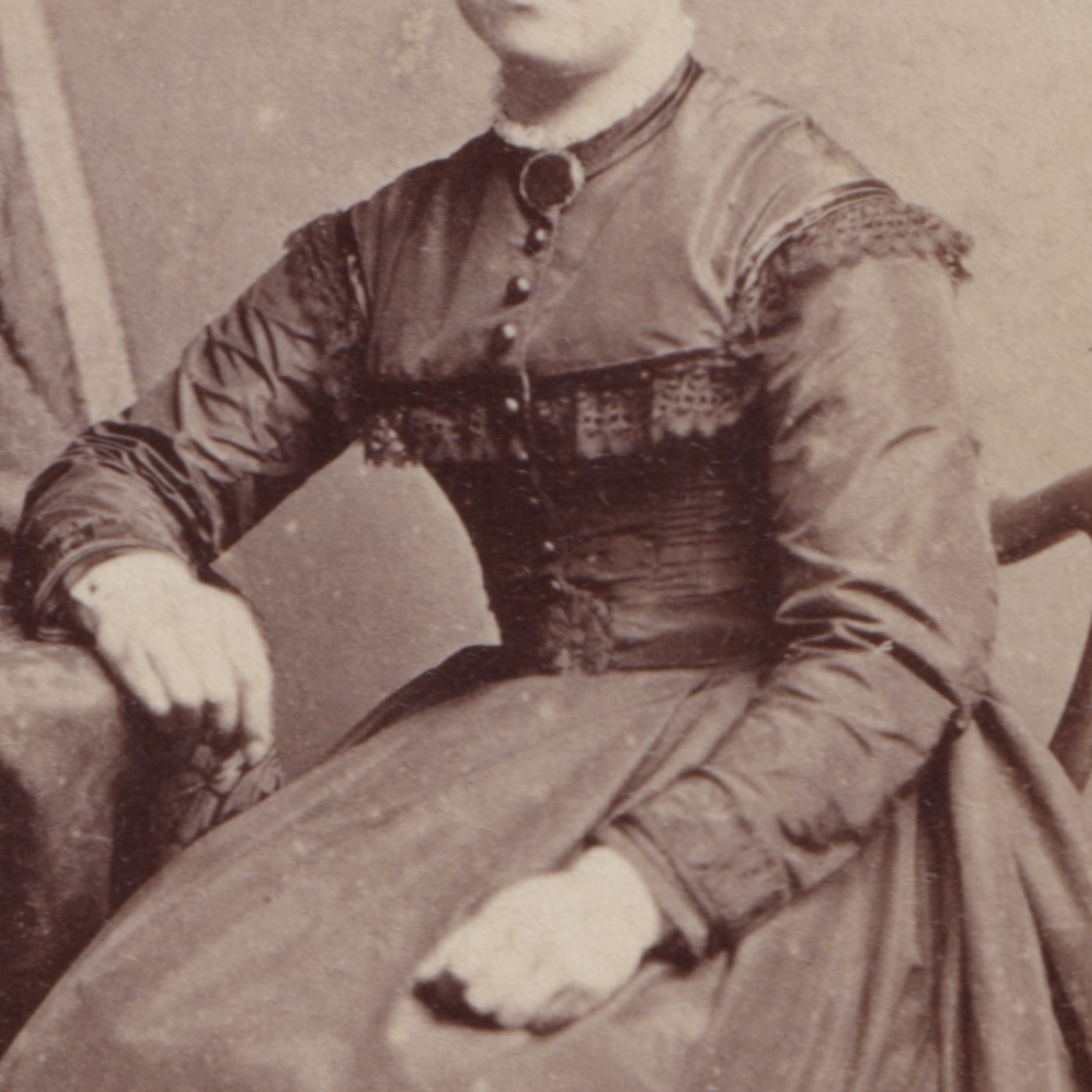 CDV: CDV: I.W. Findlow & Nephew, Leamington. Seated Woman.: catalogue image 7