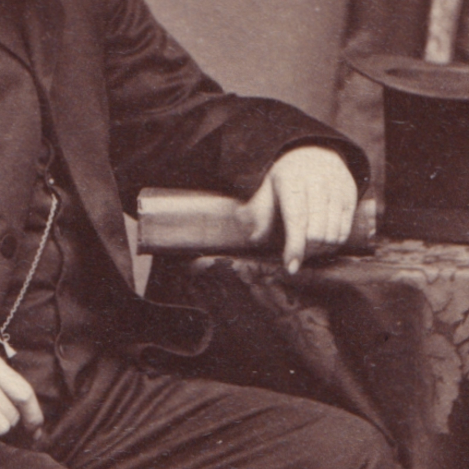 CDV: CDV: L. CELLA. Bargate, Boston. Seated Man with Beard.: catalogue image 4