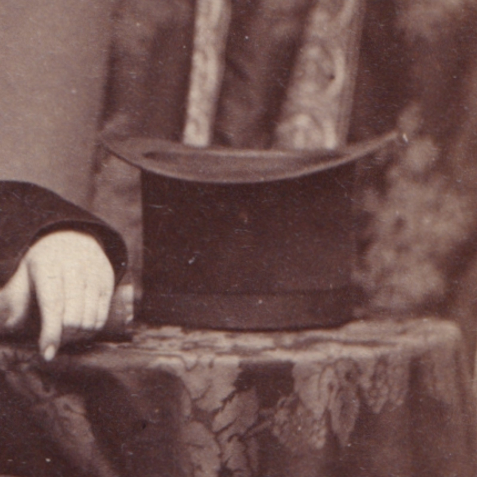 CDV: CDV: L. CELLA. Bargate, Boston. Seated Man with Beard.: catalogue image 5