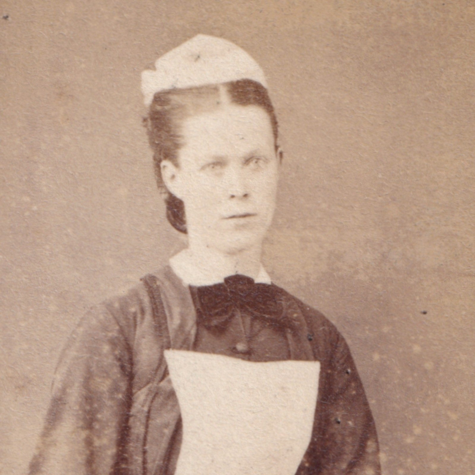 CDV: CDV: Maid or Nurse, Charles Wilson Card, Newcastle on Tyne.: catalogue image 2