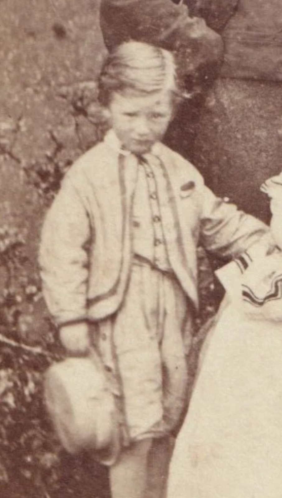 CDV: CDV, Man, Woman, Children, Likely Family. J Bartlett, Oddington, Chipping Norton: catalogue image 4