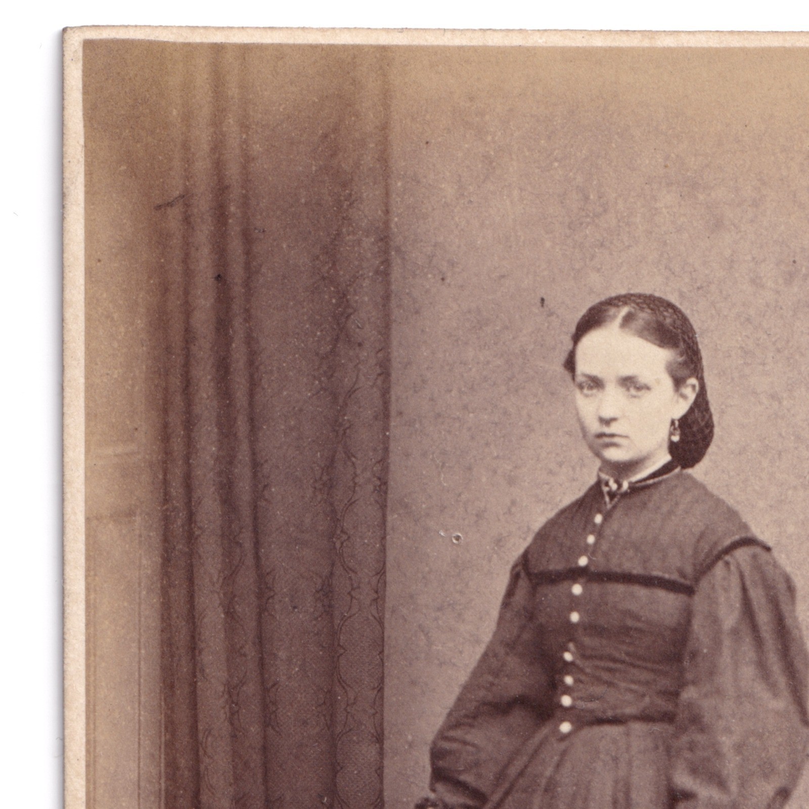CDV: CDV: Young Female, Glasgow Photographic Company. 33 Bath Street.: catalogue image 4