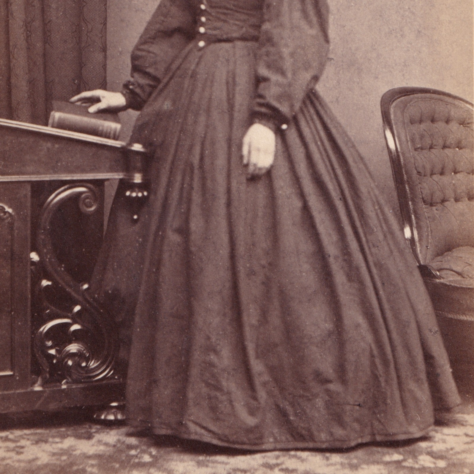 CDV: CDV: Young Female, Glasgow Photographic Company. 33 Bath Street.: catalogue image 8