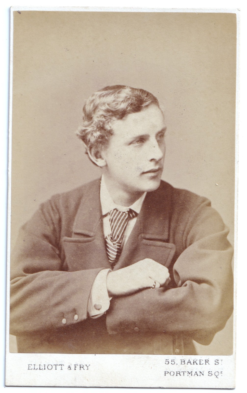 CDV: CDV: Young Man. Elliott & Fry Card. Portman Square. W. Numbered 58586: catalogue image 1