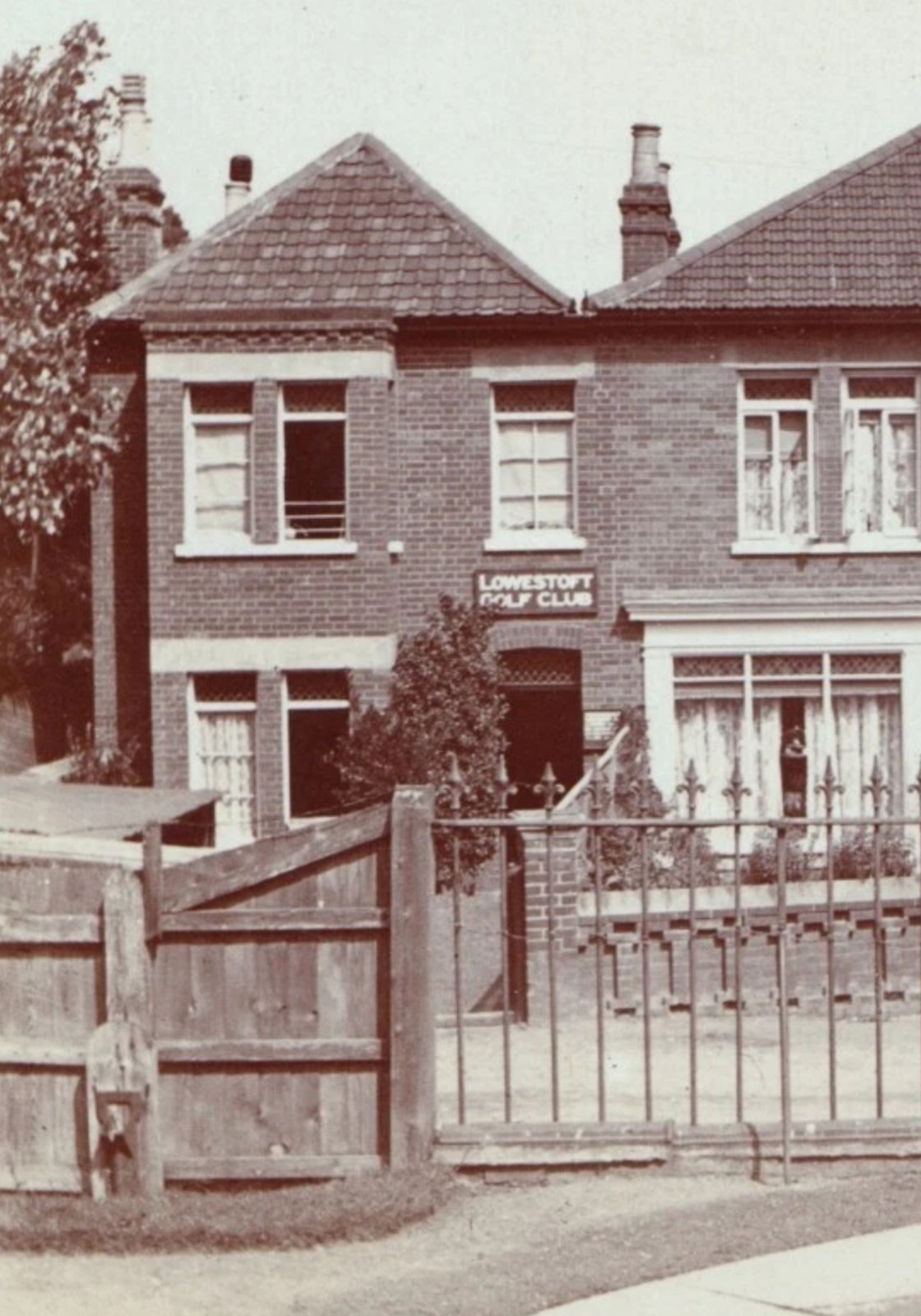 Photograph: Old Photograph, Lowestoft Golf Club.: catalogue image 3