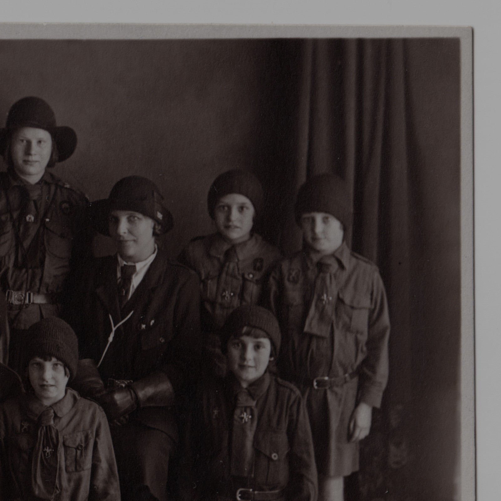 Postcard: Postcard: Girl Guides Group. Wolverhampton. Laurence Portrait Specialist.: catalogue image 4