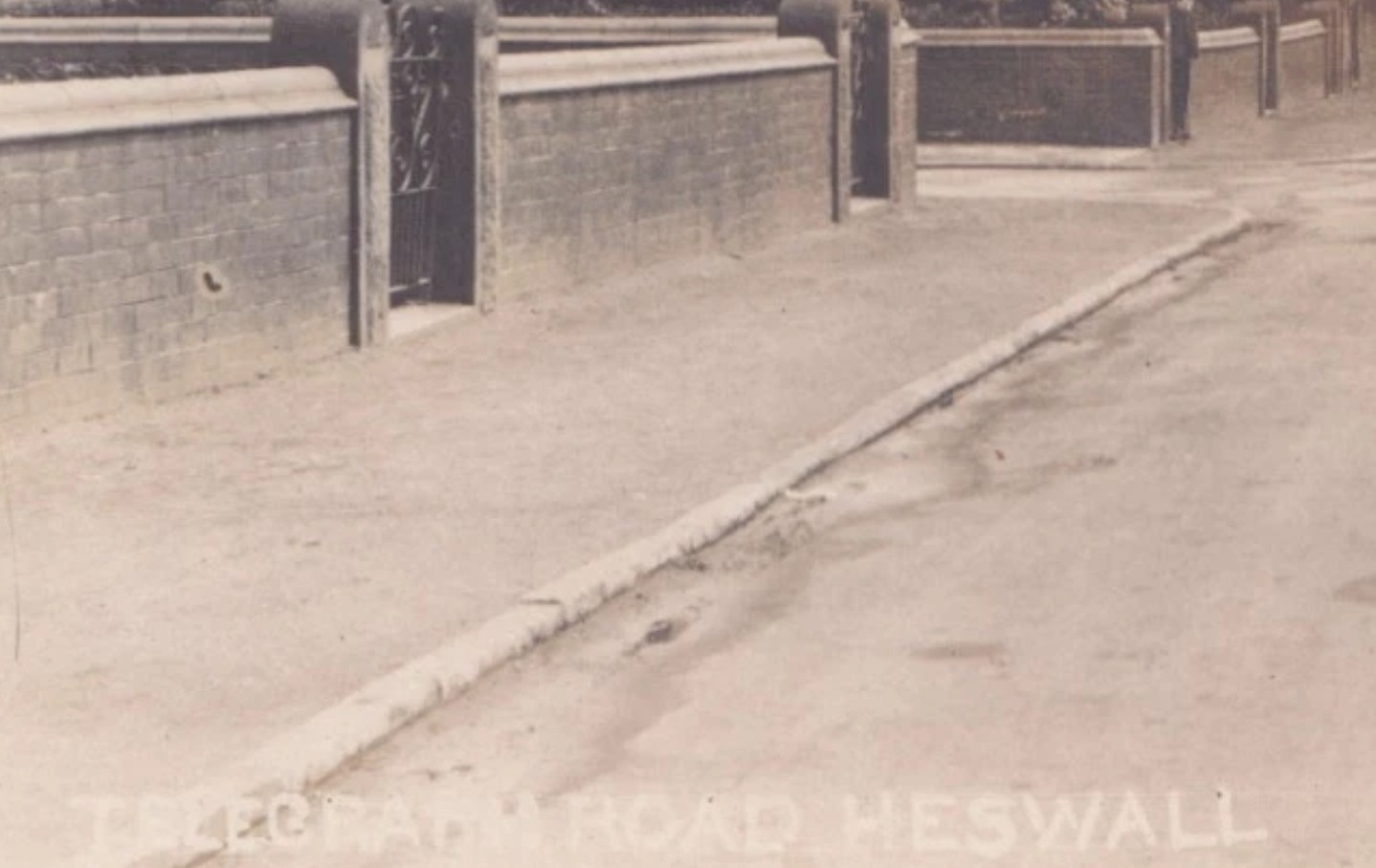 Postcard: Postcard, Telegraph Road, HESWALL.: catalogue image 2